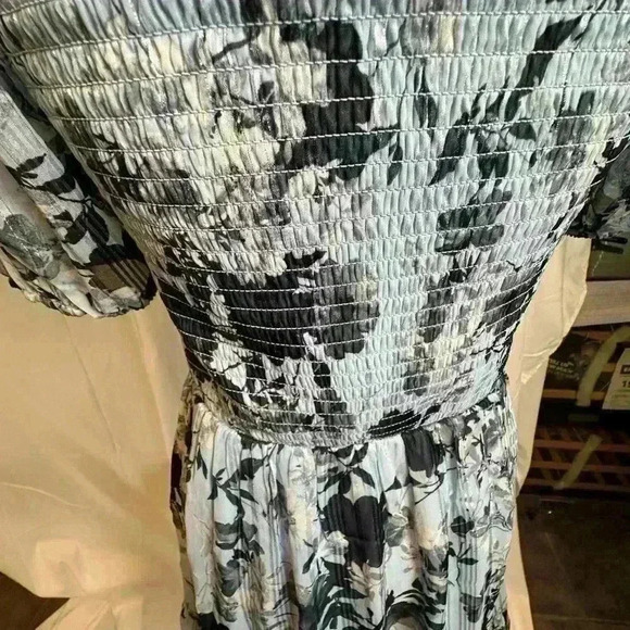 NWT - Francesca's Light Blue Flowered Dress with Elastic Bodice Dress (Size L) - Picture 4 of 9